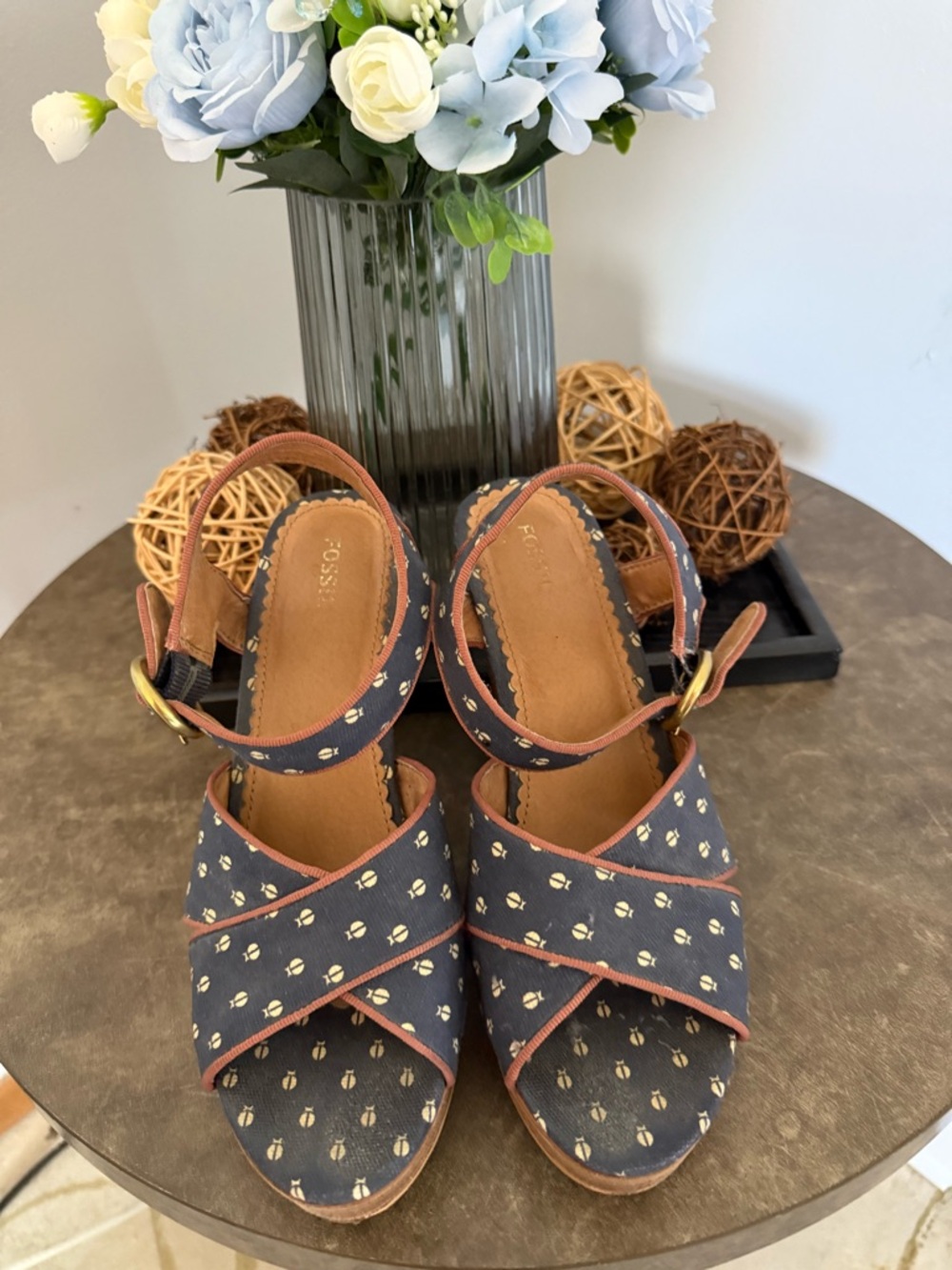 Fossil Navy Patterned Platform Slingback Heels with Brown Trim - Picture 2 of 6